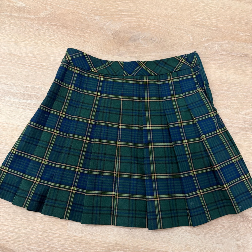 Aritzia Green and Navy Plaid Pleated Skirt
